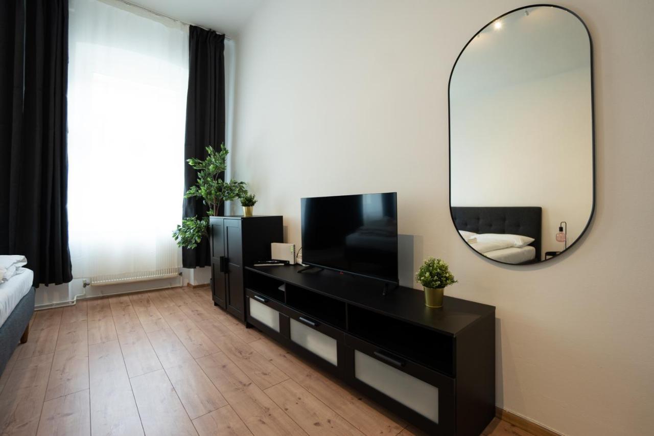 Lovely 1-Bedroom Apartment Next To Praterstern ウィーン エクステリア 写真