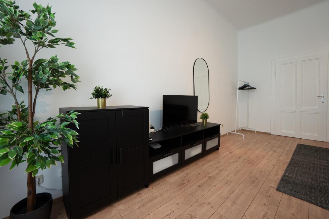 Lovely 1-Bedroom Apartment Next To Praterstern ウィーン エクステリア 写真