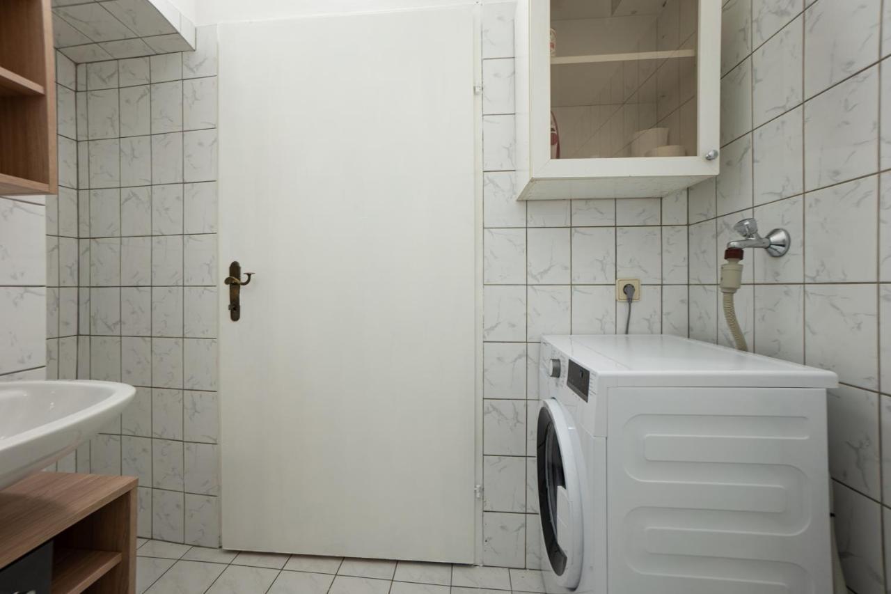 Lovely 1-Bedroom Apartment Next To Praterstern ウィーン エクステリア 写真